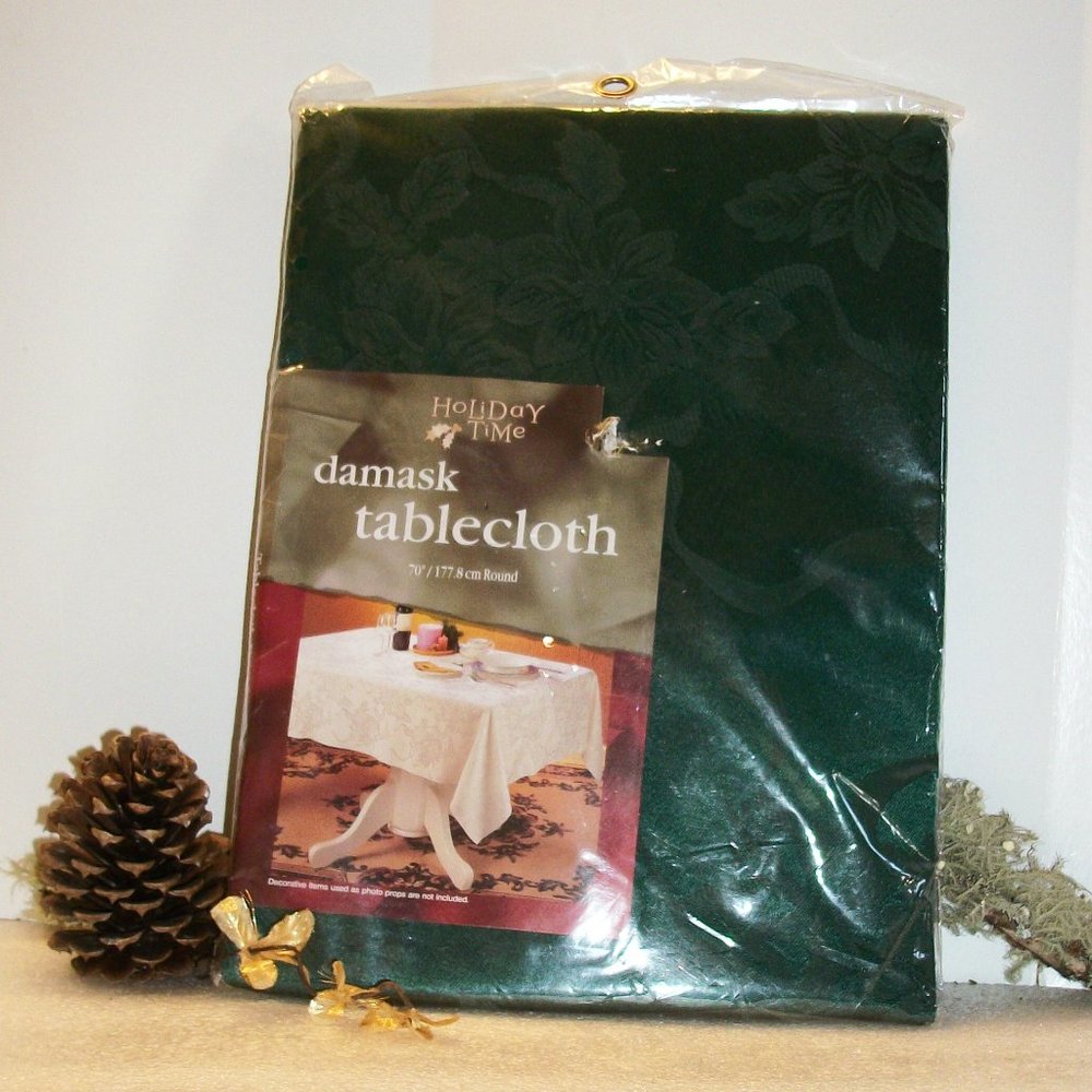 HOLIDAY TIME 70" Round Tablecloth Hunter Green Damask Poinsettia Pattern  NIP